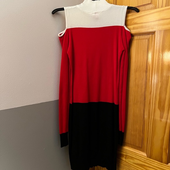 Dress - Picture 3 of 4